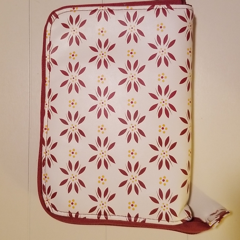 Never used foldable insulated totes bag